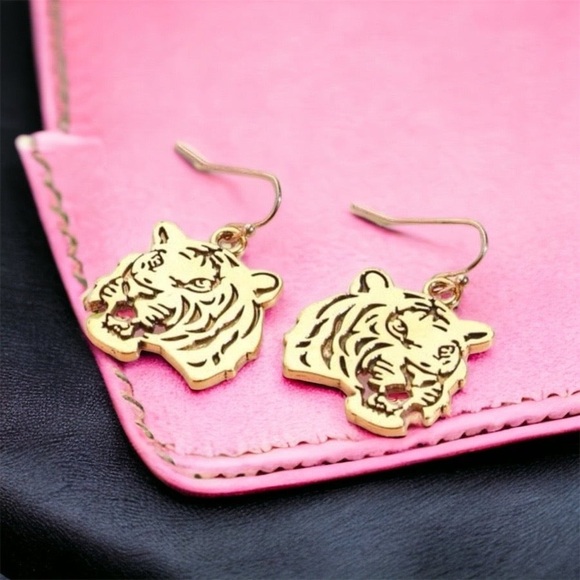 Embrace Elegance: Gold Dangle Tiger Earrings 🐅✨ NWT - Picture 5 of 6